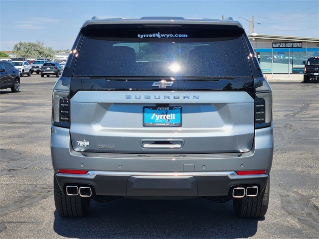 2025 Chevrolet Suburban High Country photo 4
