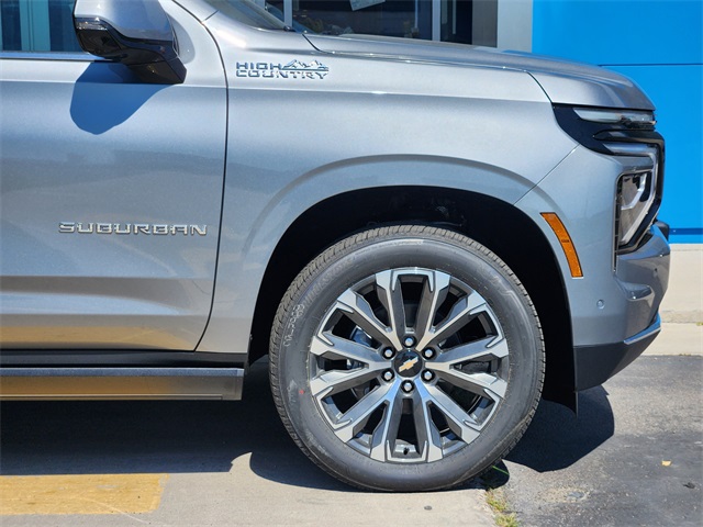 2025 Chevrolet Suburban High Country photo 8