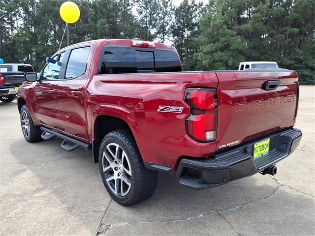 2023 Chevrolet Colorado Z71 photo 3