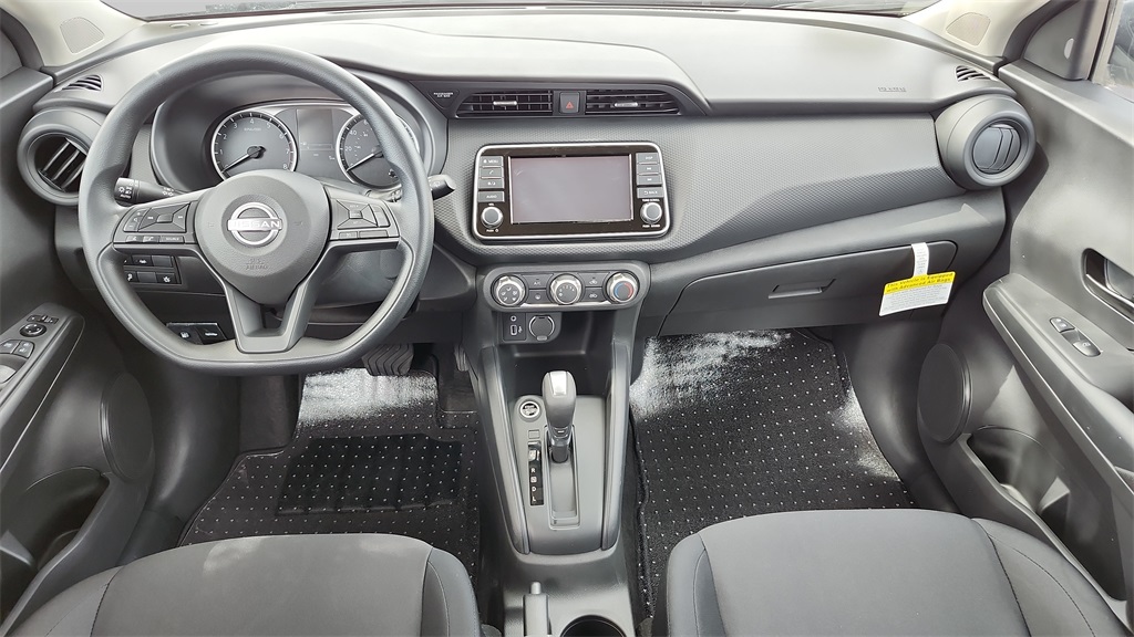 2025 Nissan Kicks Play