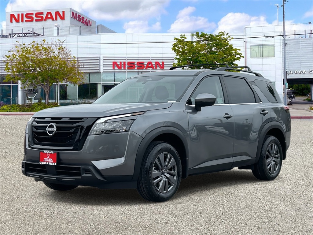 2025 Nissan Pathfinder SV