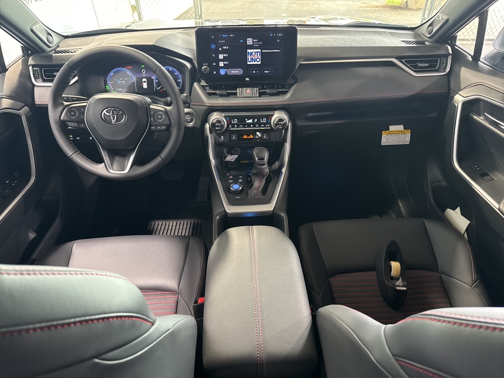 Thumbnail: 2025 Toyota RAV4 - 32