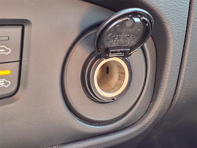 2022 Nissan Frontier SV - 9