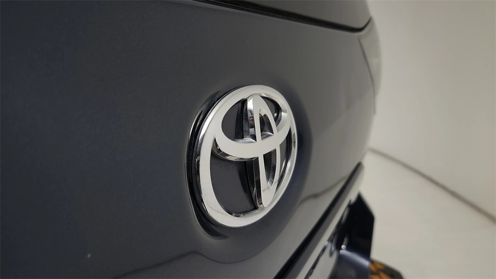 2018 Toyota Sienna SE Blue at Toyota of Victoria