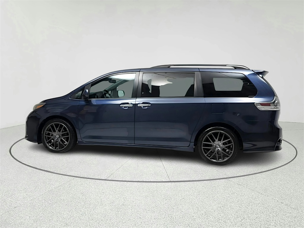 2018 Toyota Sienna SE Blue at Toyota of Victoria