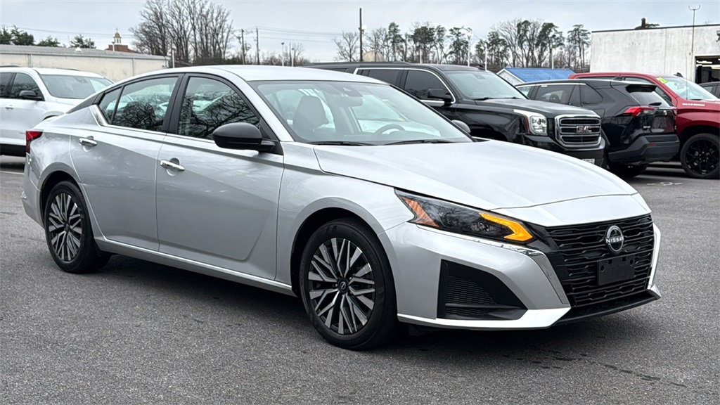 2024 Nissan Altima 2.5 SV FWD