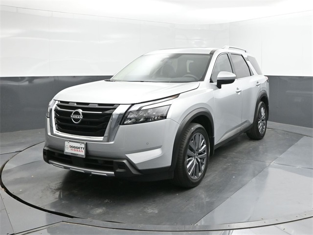 2025 Nissan Pathfinder SL FWD