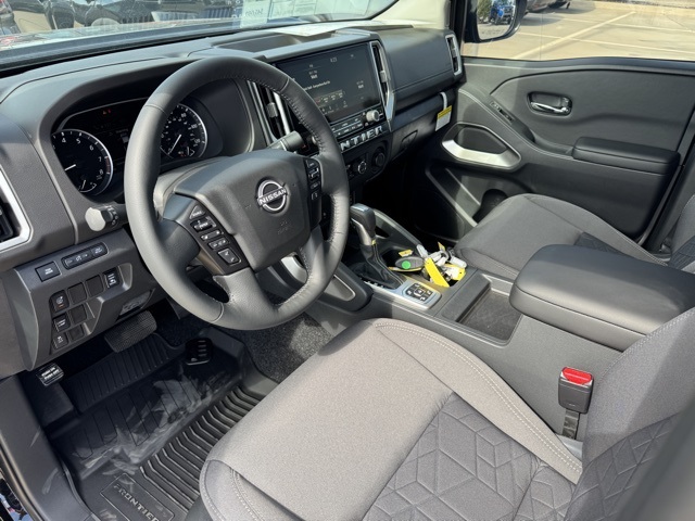 2026 Nissan Frontier SV photo 2