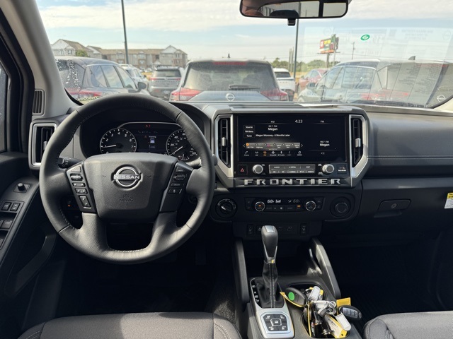 2026 Nissan Frontier SV photo 3