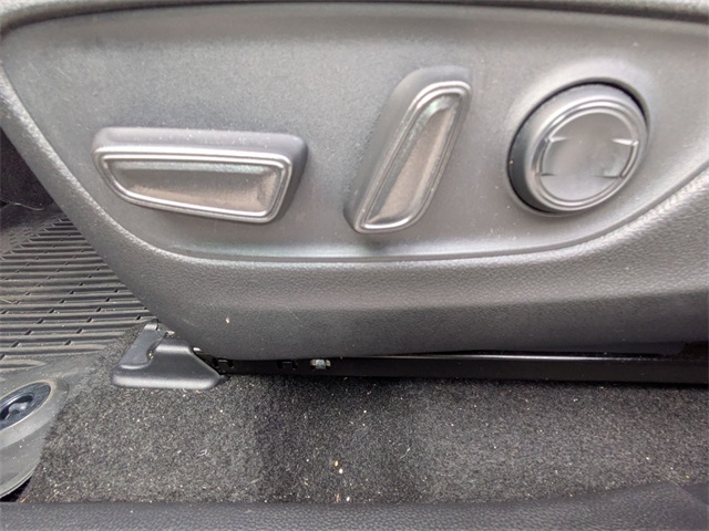 2023 Toyota RAV4 XLE White at Davis Toyota of Orangeburg