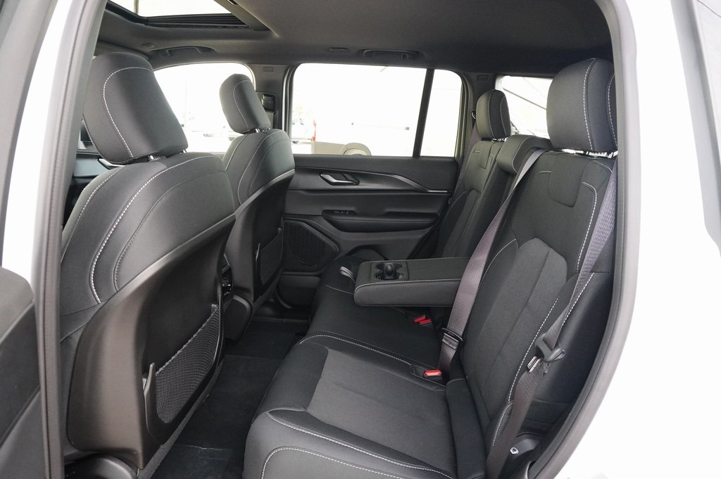 New Car 2025 Jeep Grand Cherokee  Laredo X For Sale In Weatherford, Texas