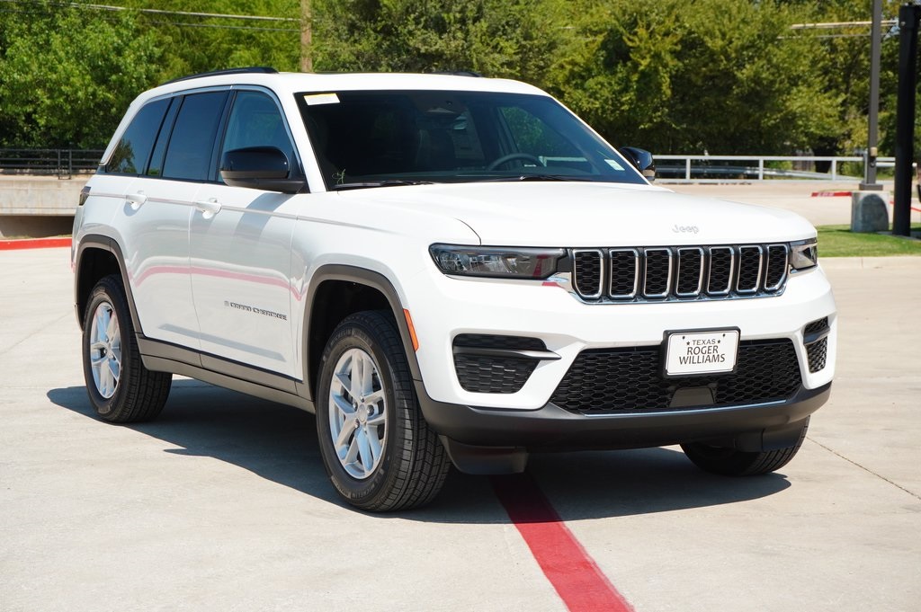 New Car 2025 Jeep Grand Cherokee  Laredo X For Sale In Weatherford, Texas