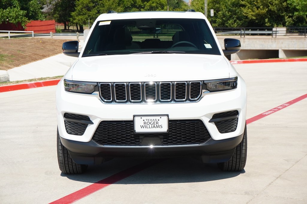 New Car 2025 Jeep Grand Cherokee  Laredo X For Sale In Weatherford, Texas