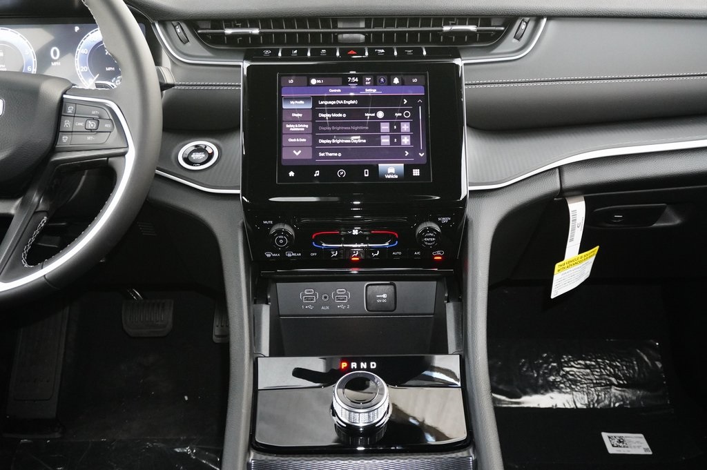 New Car 2025 Jeep Grand Cherokee  Laredo X For Sale In Weatherford, Texas