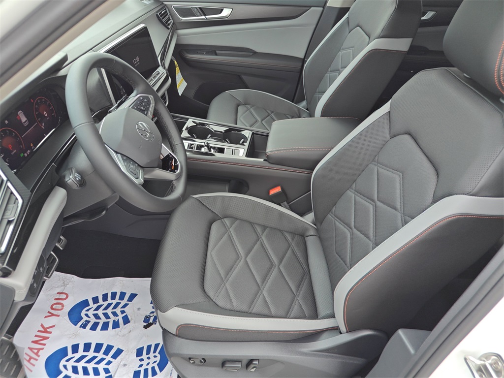 2025 Volkswagen Atlas 2.0T Peak Edition - 11