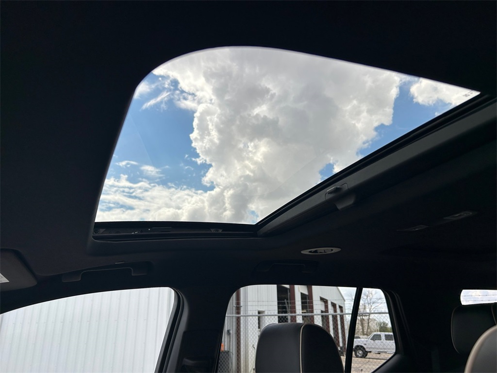 Used Car 2023 Chevrolet Traverse  Premier For Sale Under $35,000 In Floresville, Texas