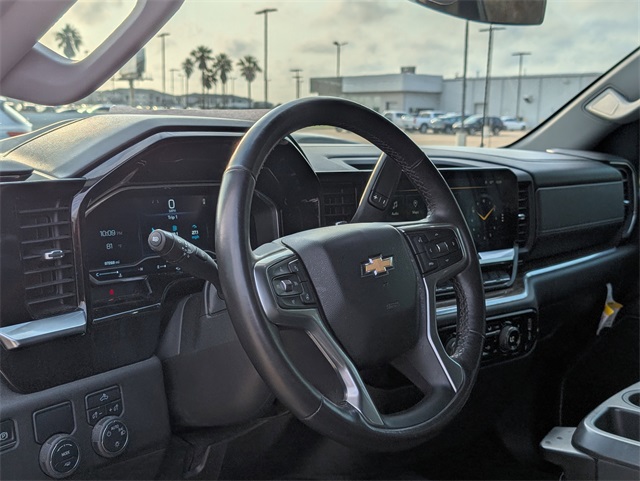 2023 Chevrolet Silverado 1500 LT - 10