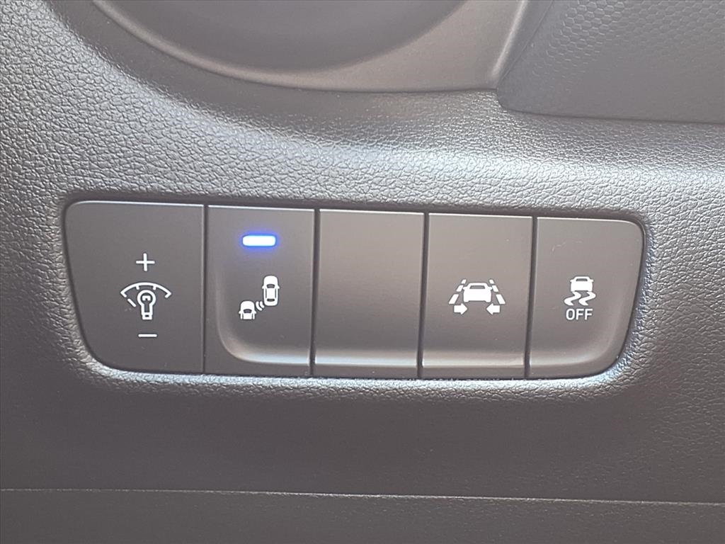 2021 Hyundai Kona SEL Plus - 9