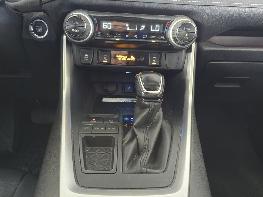 Thumbnail: 2021 Toyota RAV4 - 10