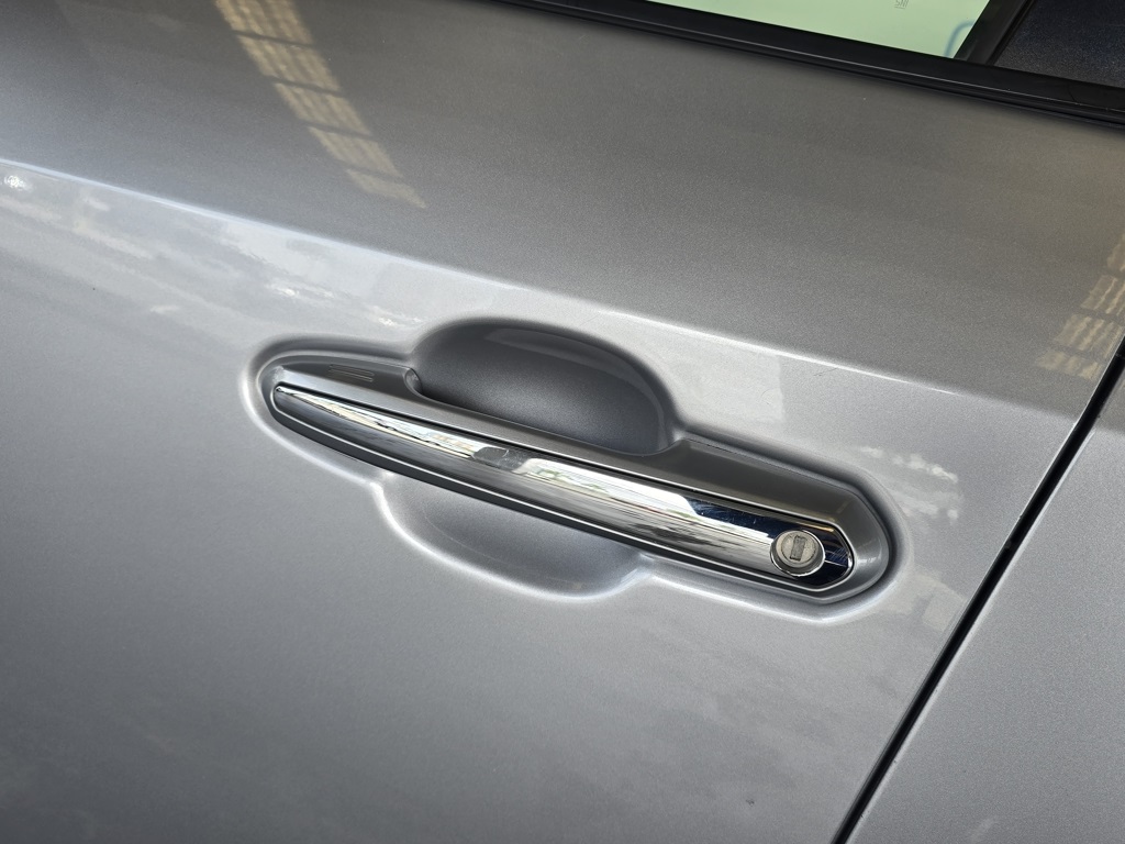 Thumbnail: 2021 Toyota RAV4 - 14