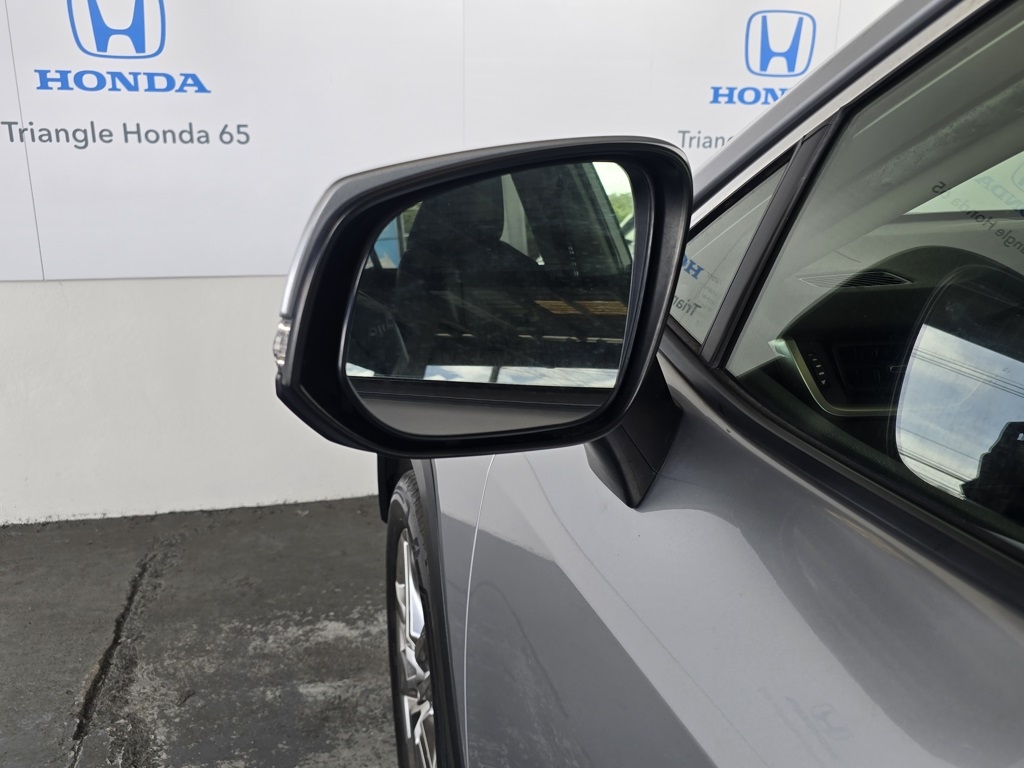 Thumbnail: 2021 Toyota RAV4 - 23