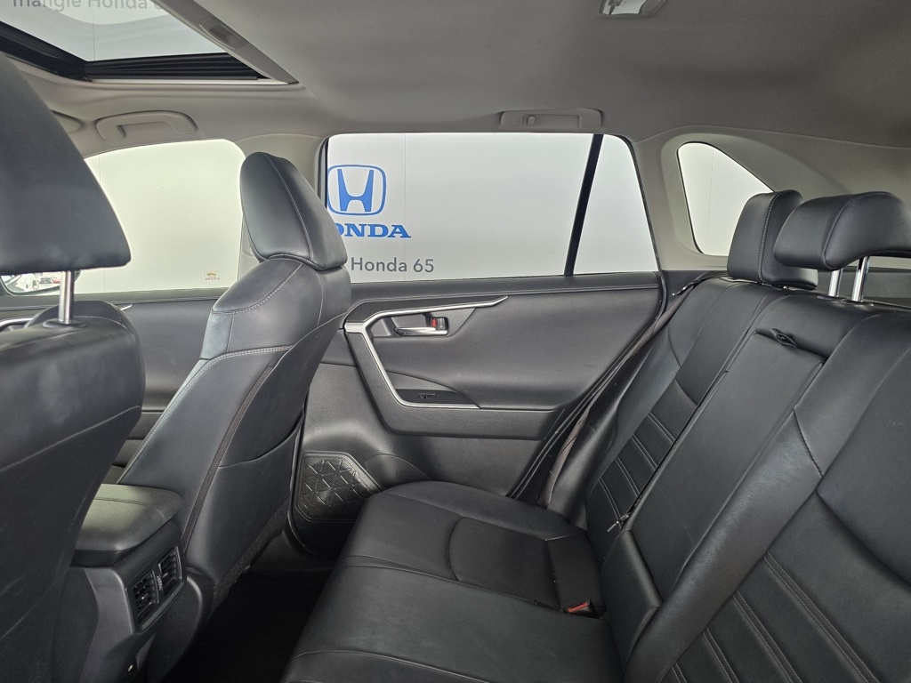 Thumbnail: 2021 Toyota RAV4 - 7