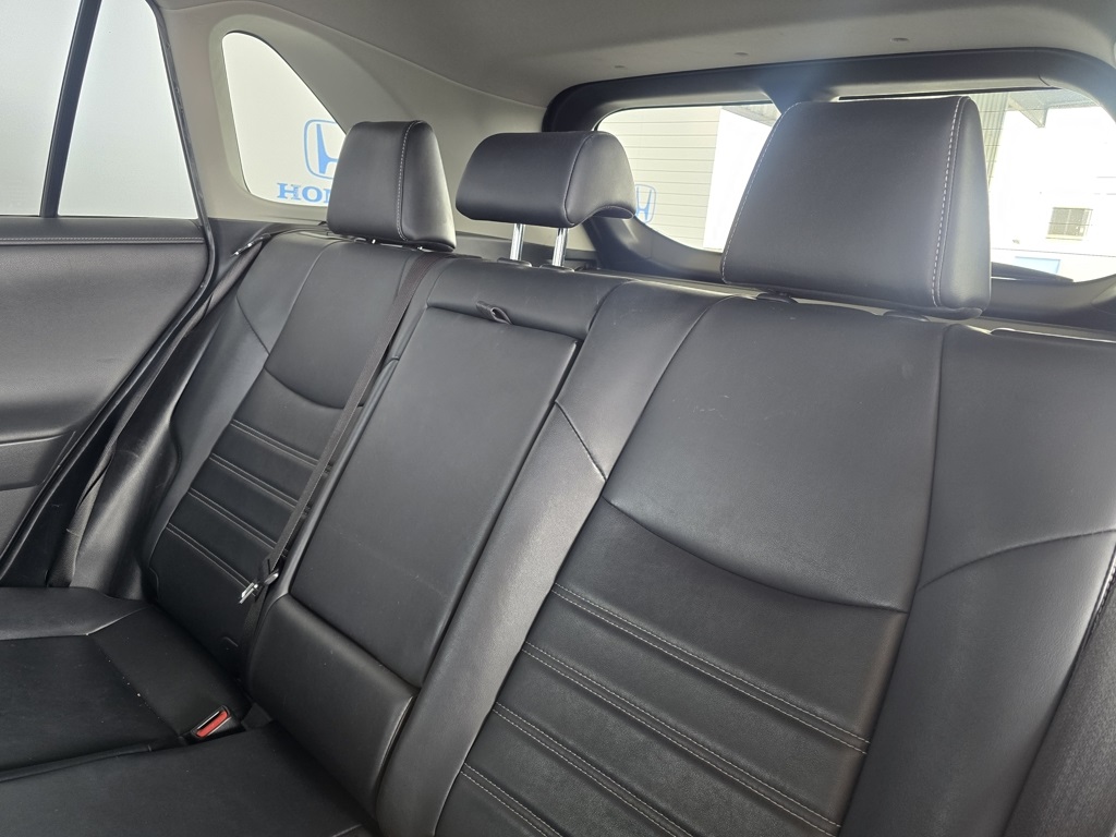 Thumbnail: 2021 Toyota RAV4 - 8