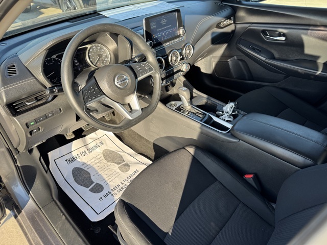 2023 Nissan Sentra SV photo 2