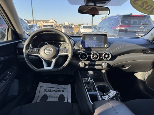 2023 Nissan Sentra SV photo 3