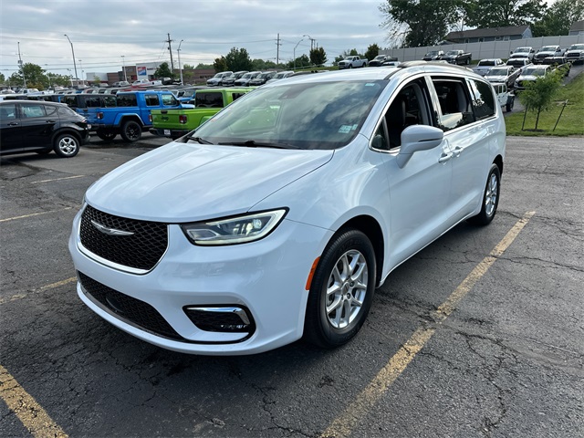 Used 2022 Chrysler Pacifica Touring L with VIN 2C4RC1BG6NR233411 for sale in Kansas City