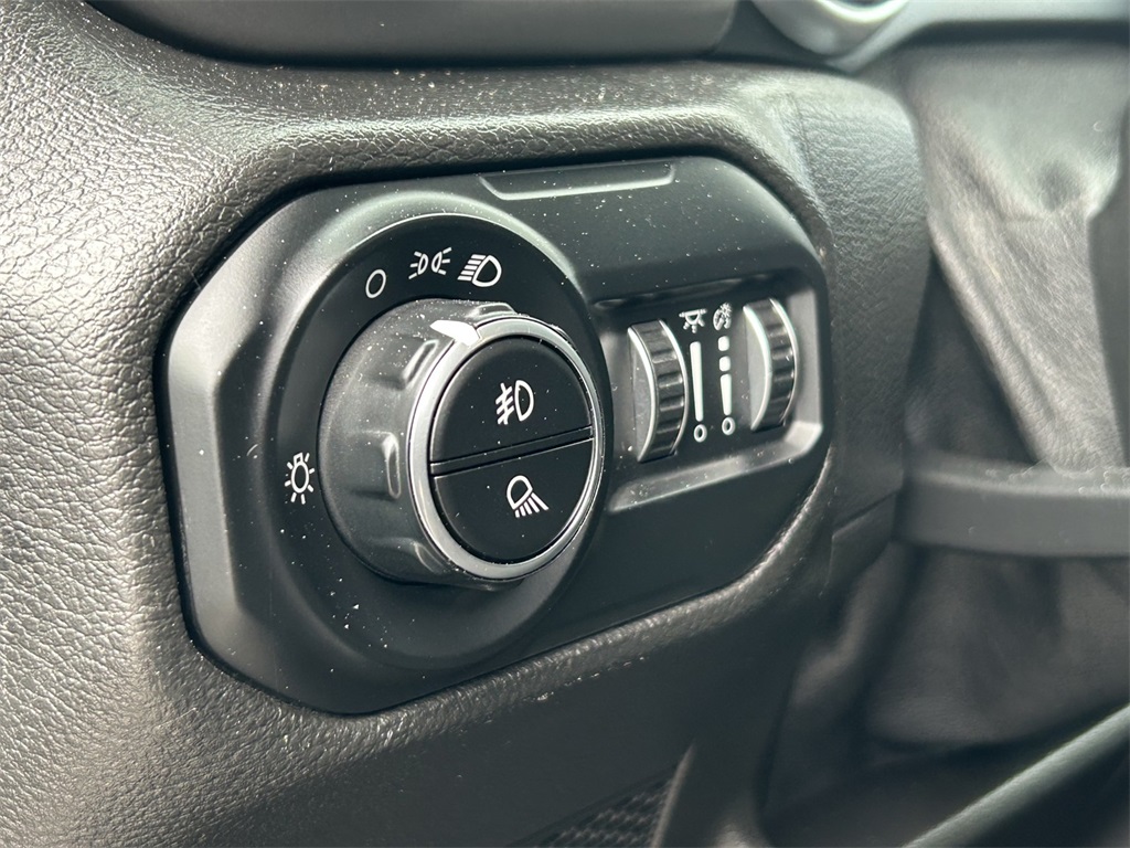 Used Car 2021 Jeep Gladiator  Sport For Sale Under $30,000 In San Marcos, Texas