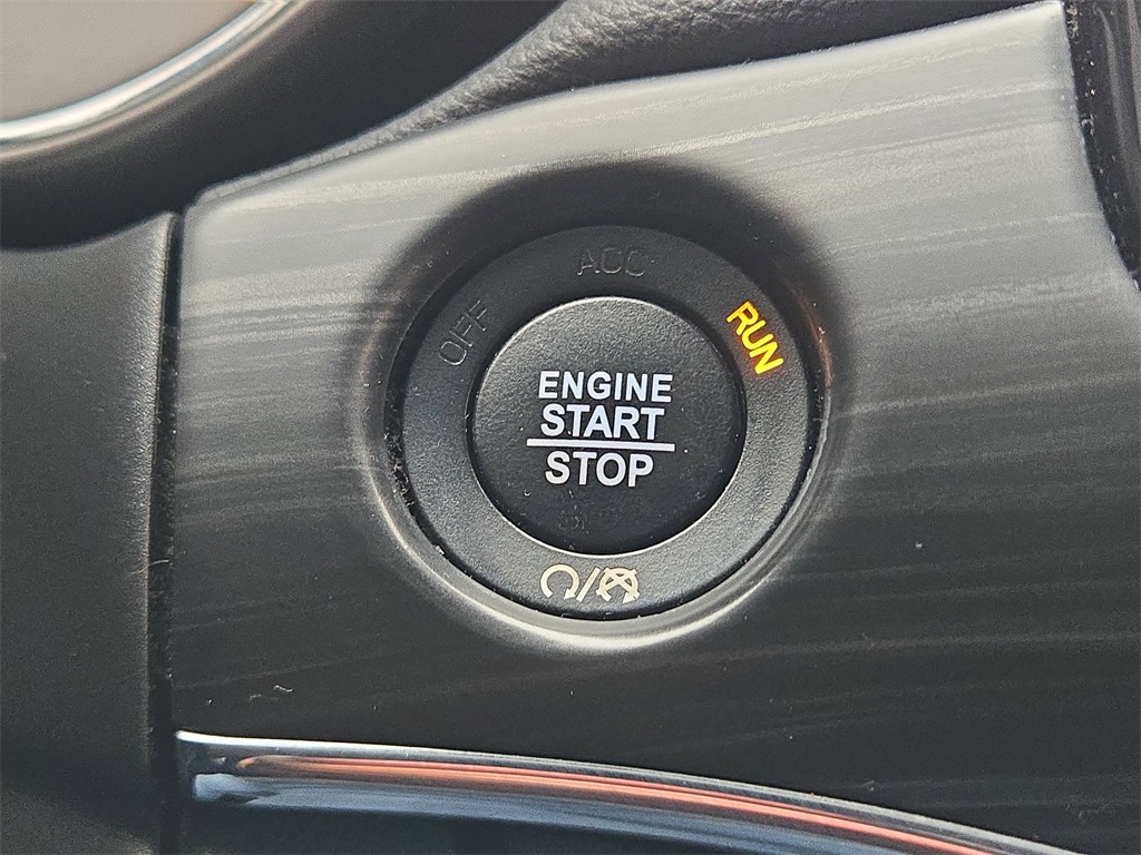 2020 Jeep Grand Cherokee Limited Gray at Texan Dodge Chrysler Jeep Ram