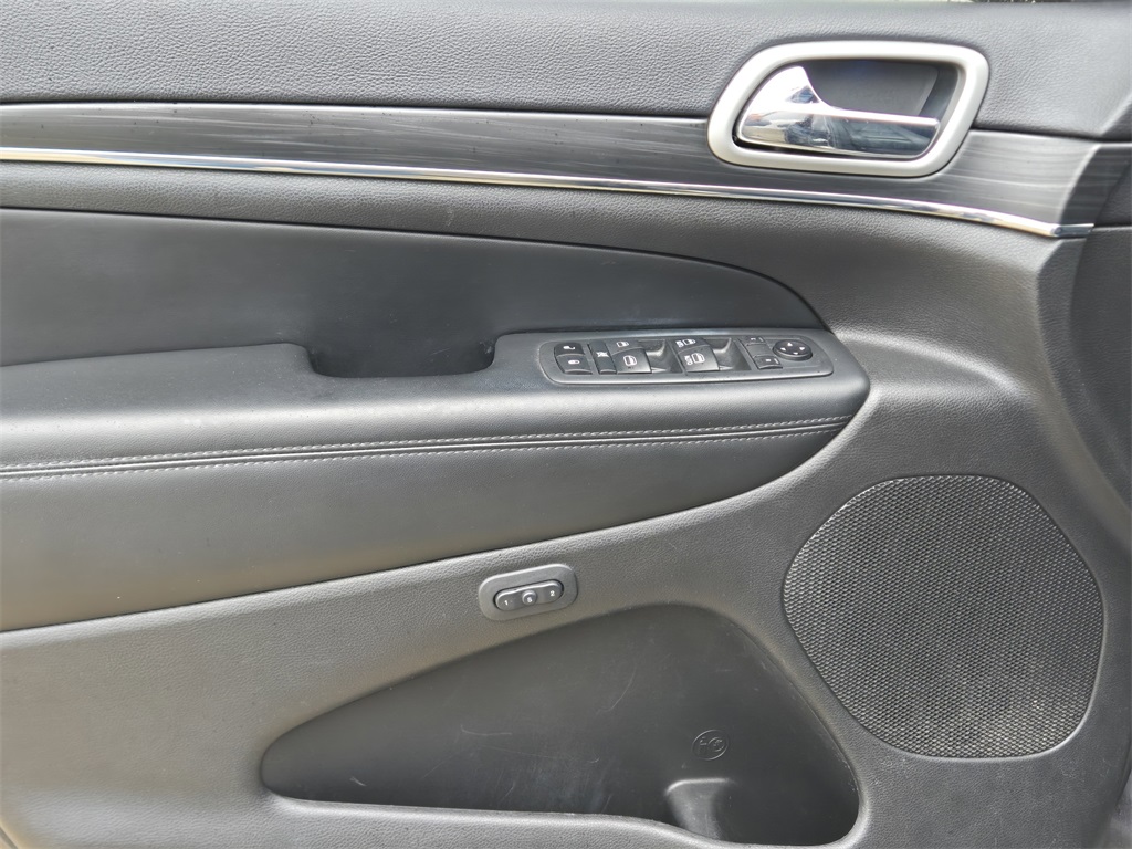 2020 Jeep Grand Cherokee Limited Gray at Texan Dodge Chrysler Jeep Ram