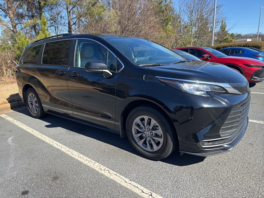 2023 Toyota Sienna LE 8-Passenger AWD