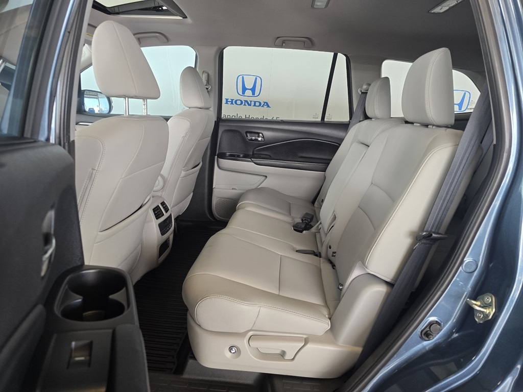 Thumbnail: 2019 Honda Pilot - 15