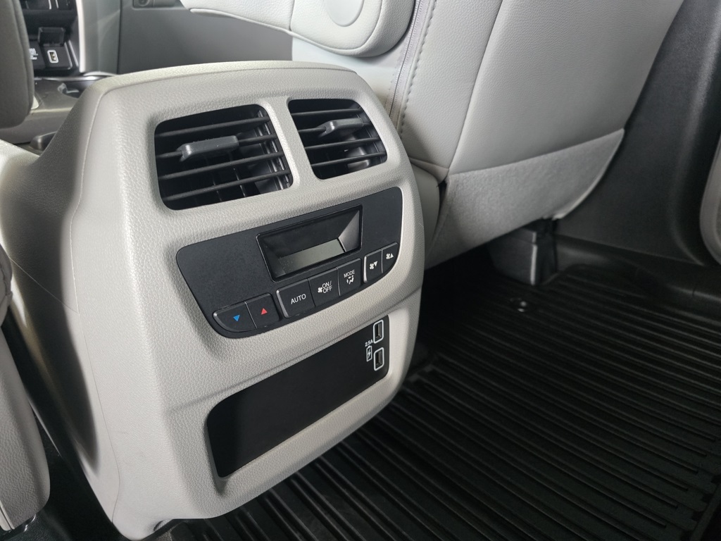 Thumbnail: 2019 Honda Pilot - 19