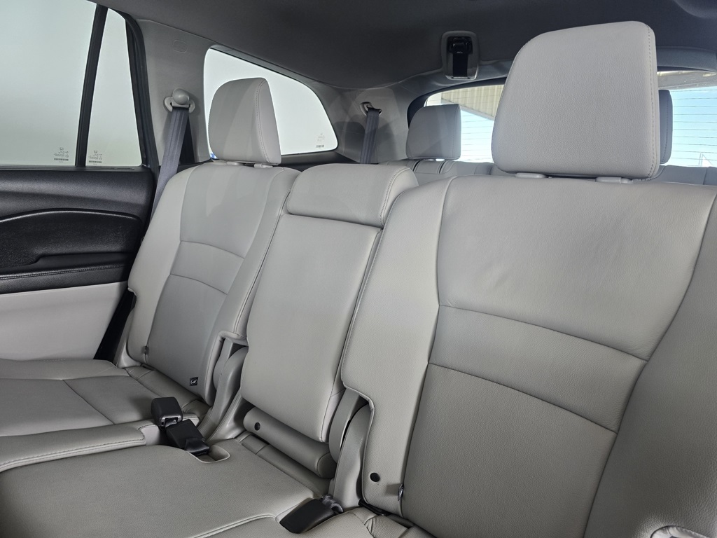 Thumbnail: 2019 Honda Pilot - 20