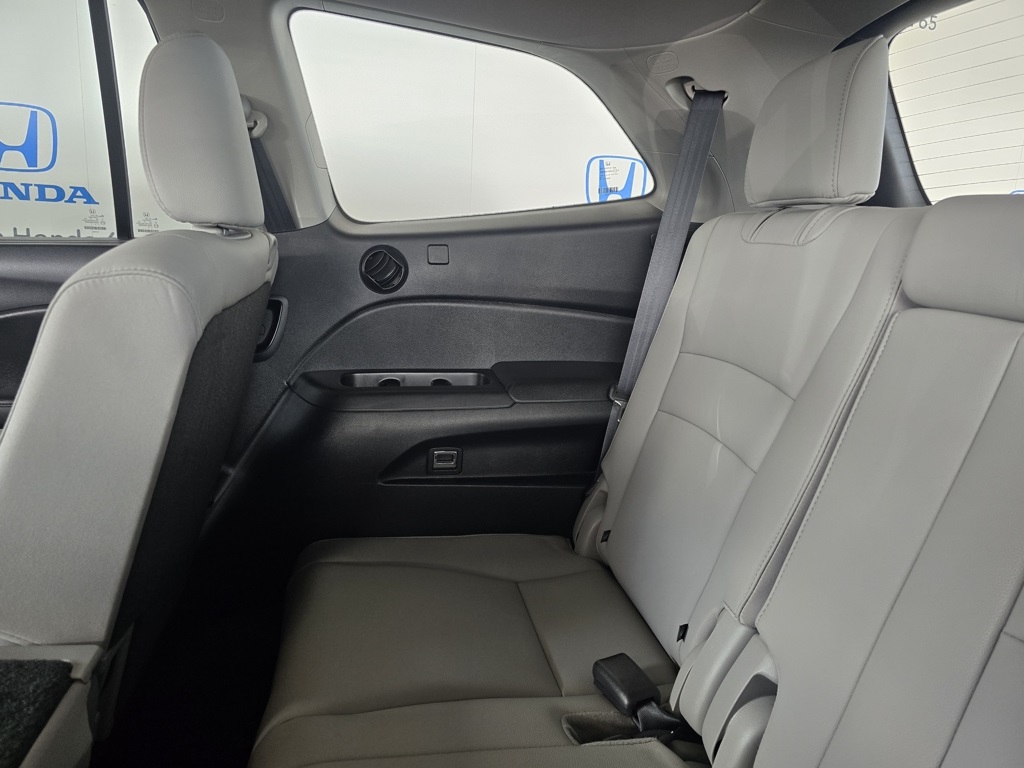 Thumbnail: 2019 Honda Pilot - 23