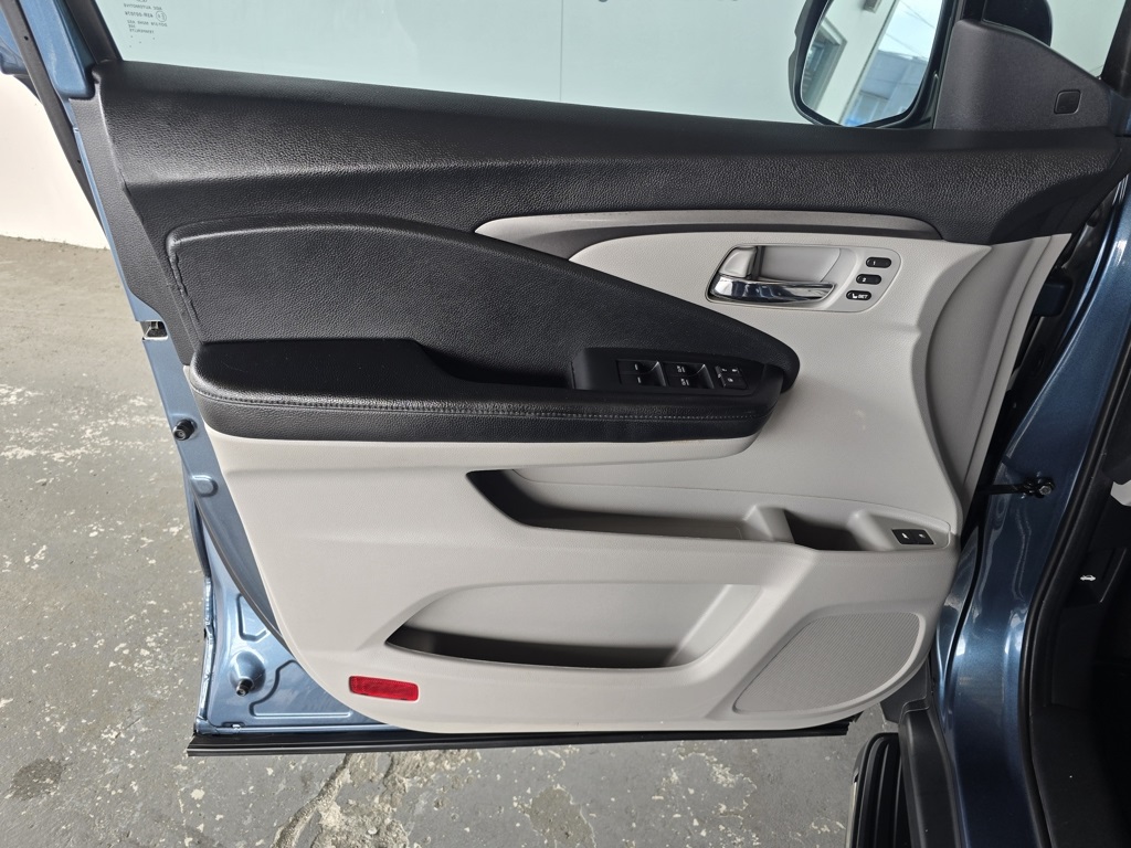 Thumbnail: 2019 Honda Pilot - 28