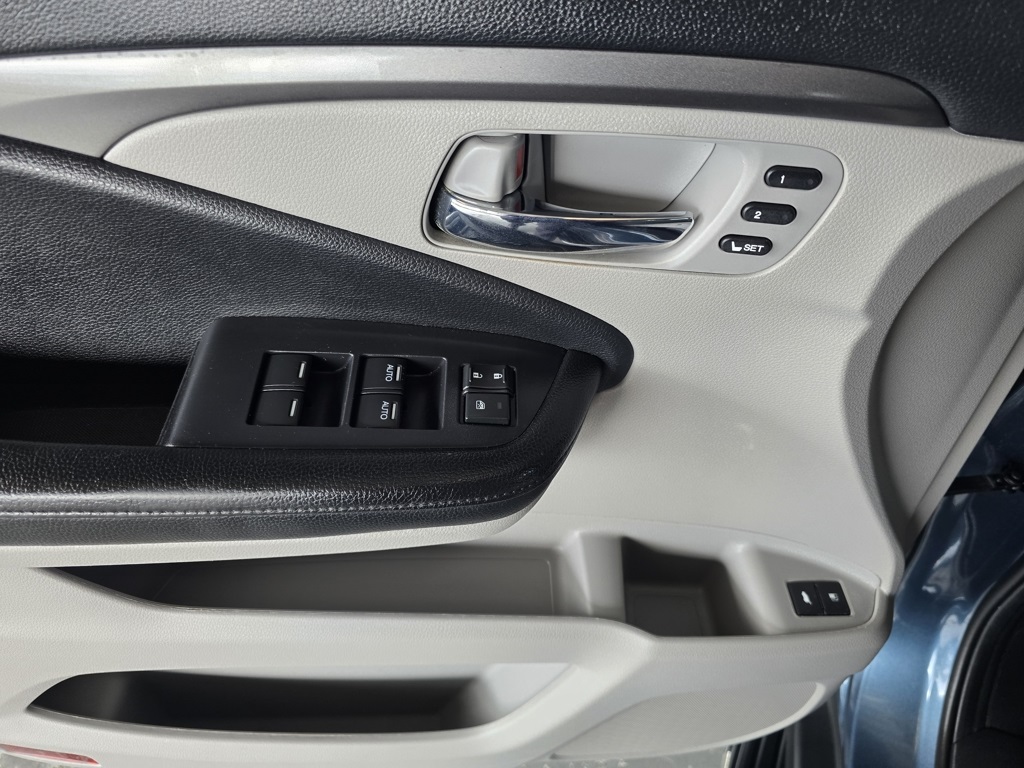 Thumbnail: 2019 Honda Pilot - 29