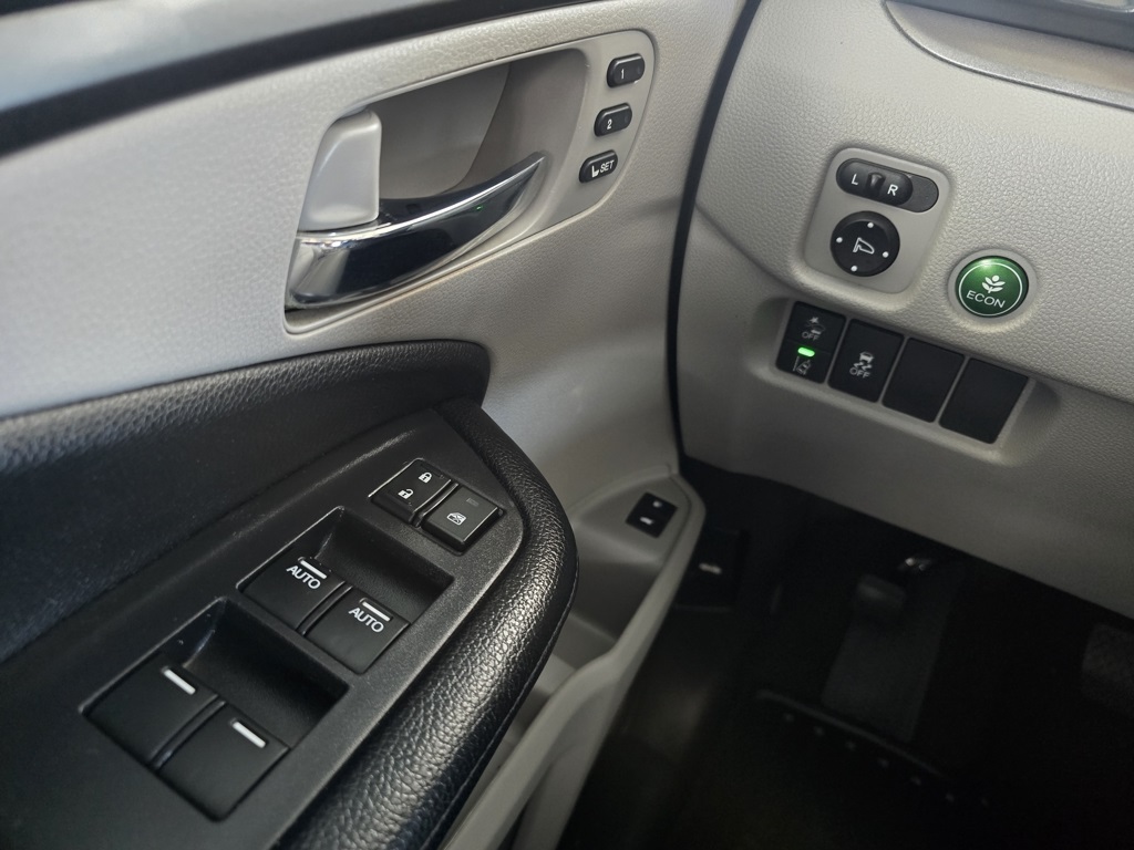 Thumbnail: 2019 Honda Pilot - 31