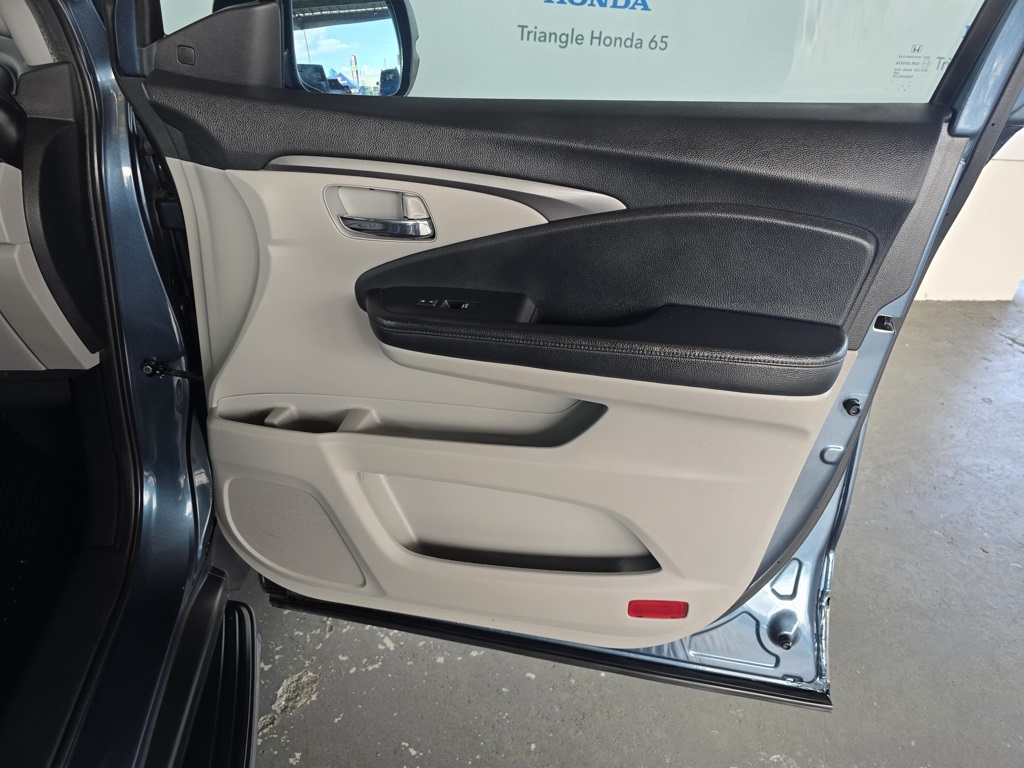 Thumbnail: 2019 Honda Pilot - 32