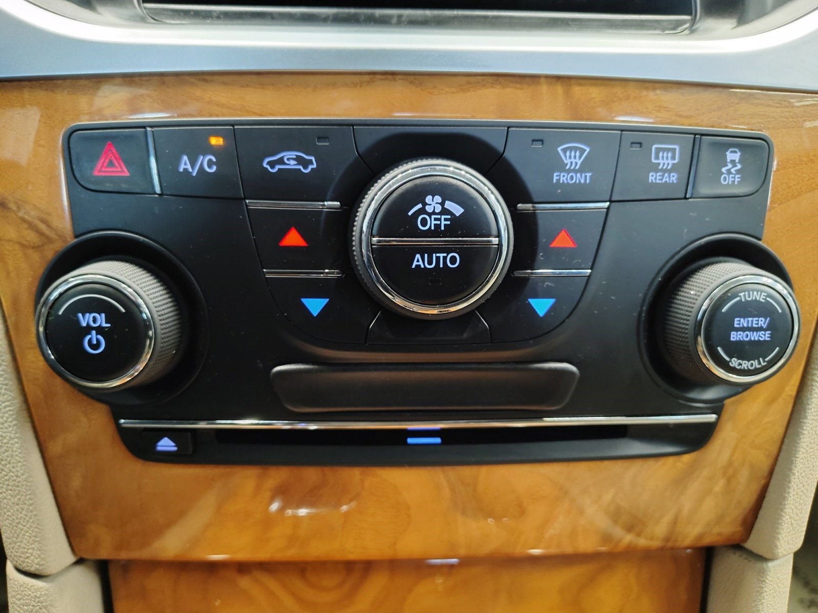 Used Car 2012 Chrysler 300  Limited For Sale Under $12,000 In San Antonio, Texas