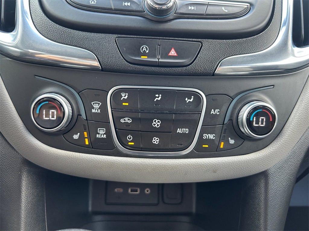 Used Car 2022 Chevrolet Equinox  Lt For Sale Under $20,000 In Floresville, Texas