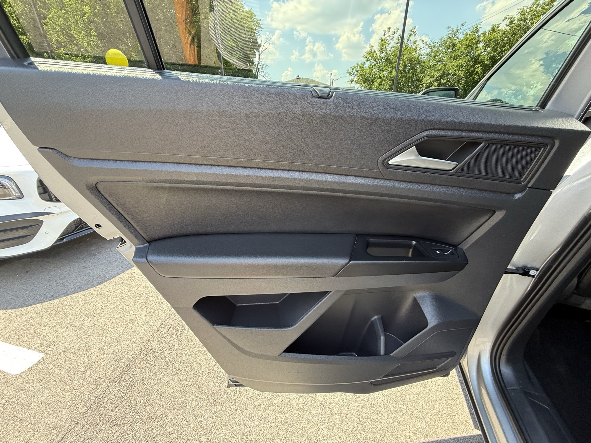 2021 Volkswagen Atlas V6 SE Technology R-Line photo 9