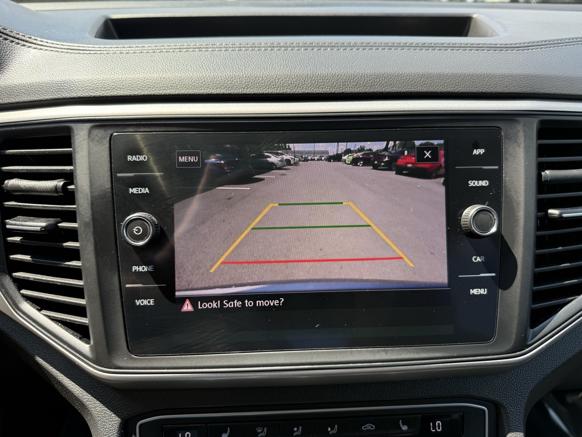 2021 Volkswagen Atlas V6 SE Technology R-Line photo 12