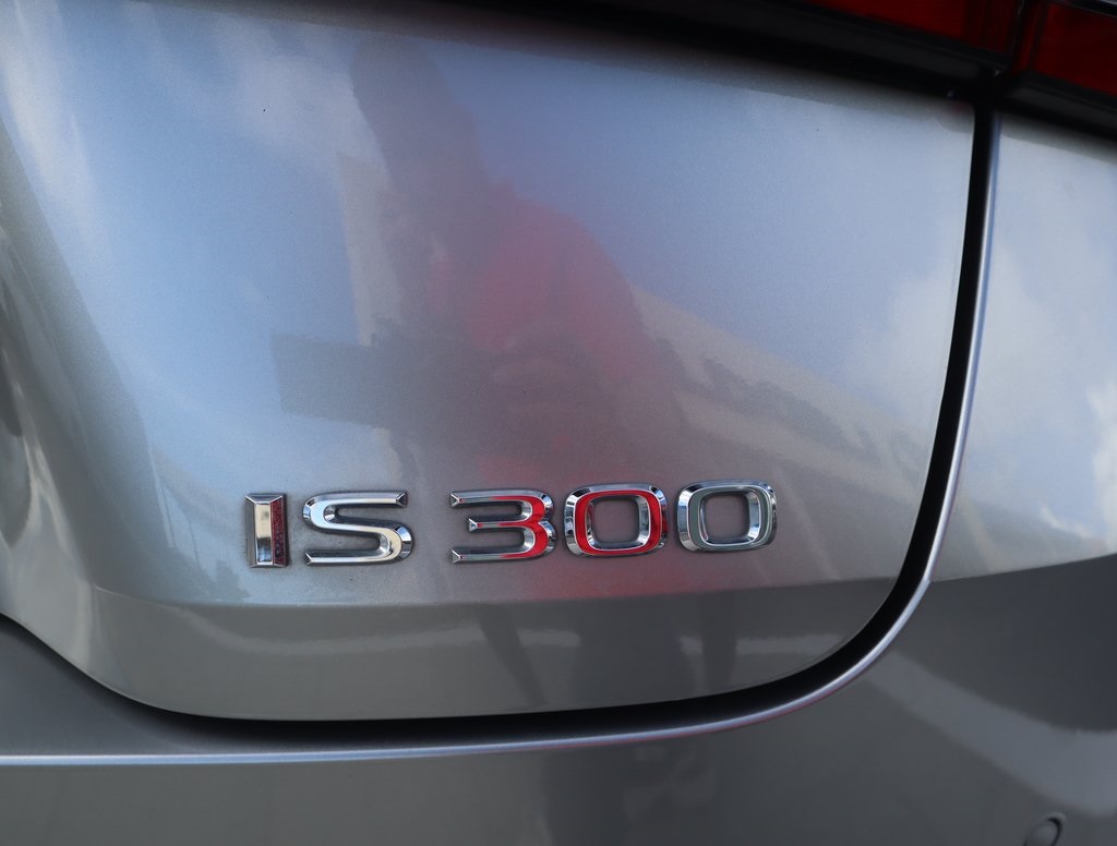 Thumbnail: 2022 Lexus IS - 15