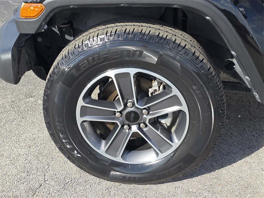 2023 Jeep Wrangler Sahara - 7