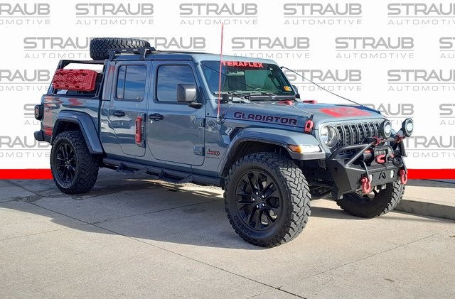 2025 Jeep Gladiator NightHawk Crew Cab 4WD