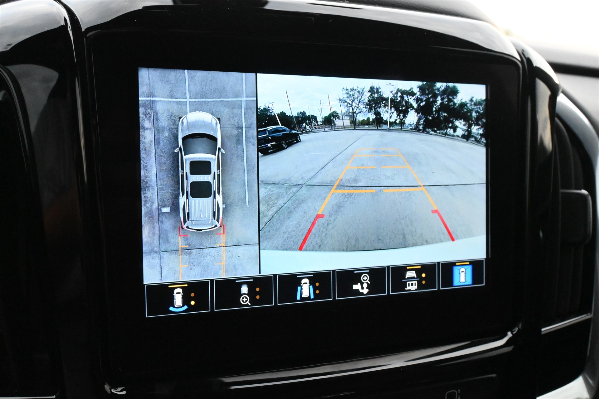 2022 Chevrolet Traverse Premier White at Bayshore Chrysler Jeep Dodge Ram